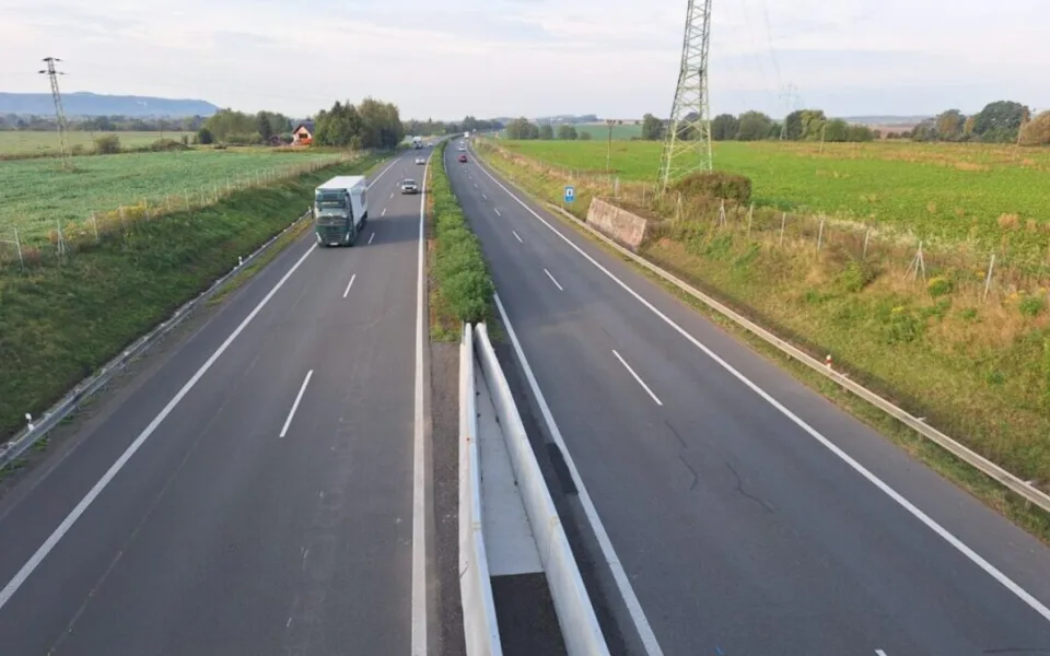 Začíná oprava dálnice D10 mezi Ohrazenicemi a Svijany