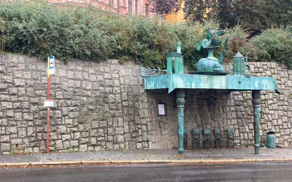 Příští zastávka: Hostina obrů. Liberec přejmenuje podivuhodnou zastávku Davida Černého