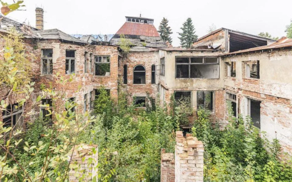 Zchátralá Eliáška v Kamenickém Šenově slaví 120 let. Dočká se obnovy