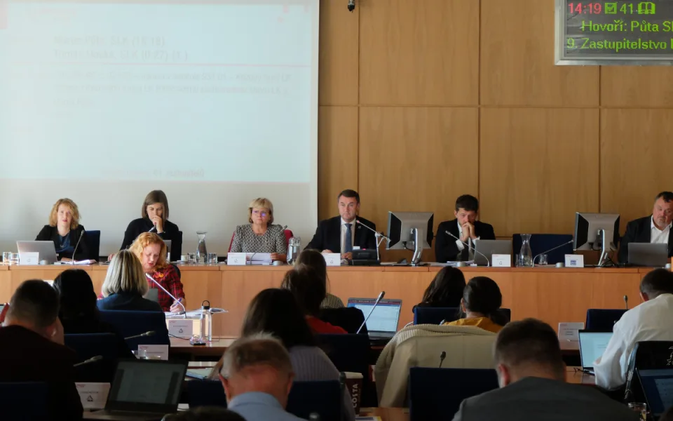 Snímek z jednání zastupitelstva Libereckého kraje v úterý 21. října 2025.