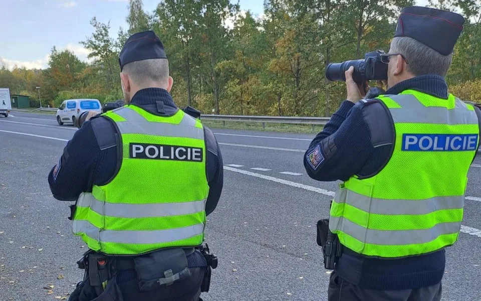 Policisté kontrolovali rychlost u Rádelského mlýna. Překročilo 66 řidičů ze sta