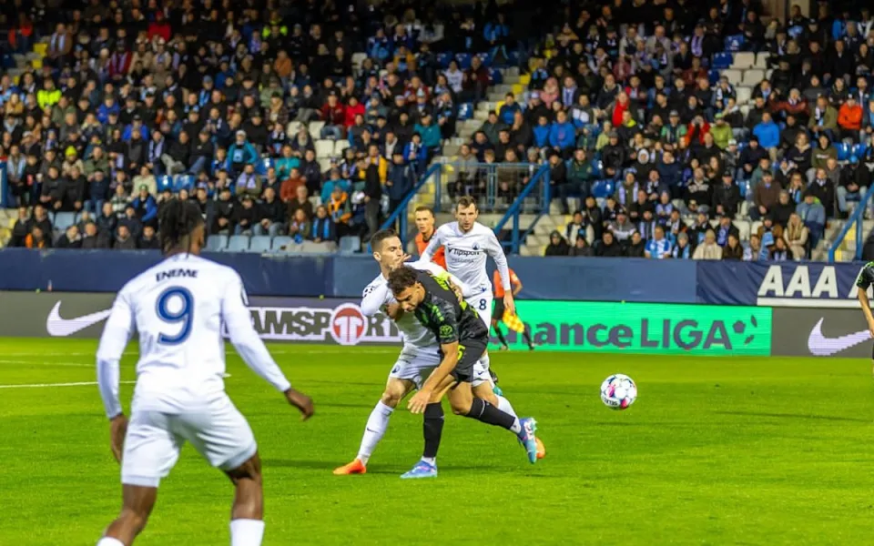Derby je tu. Jablonci máme co vracet, připomněl potupu domácí asistent Holeňák
