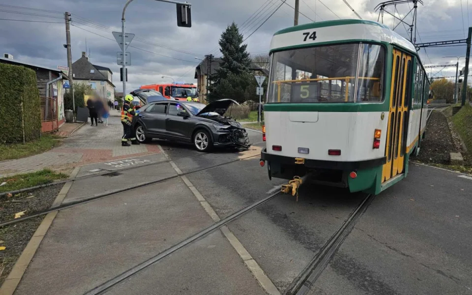 Dopravní nehoda osobního automobilu a tramvaje ve Vratislavicích se obešla bez zranění