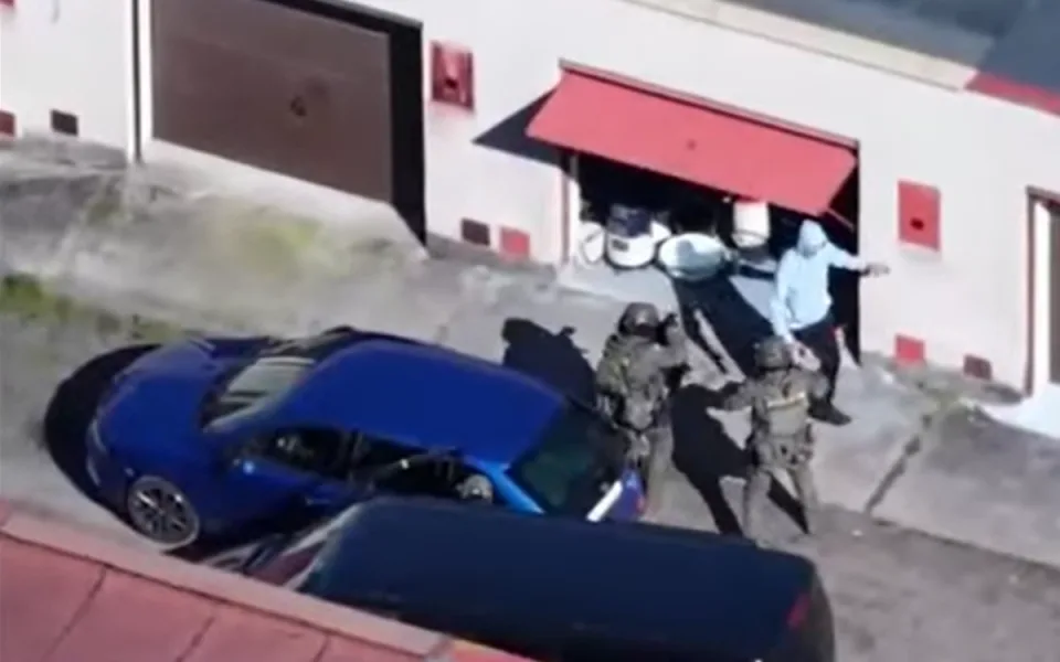 Liberecký TOXI tým rozbil síť výrobců pervitinu, kriminalisté zadrželi sedm lidí