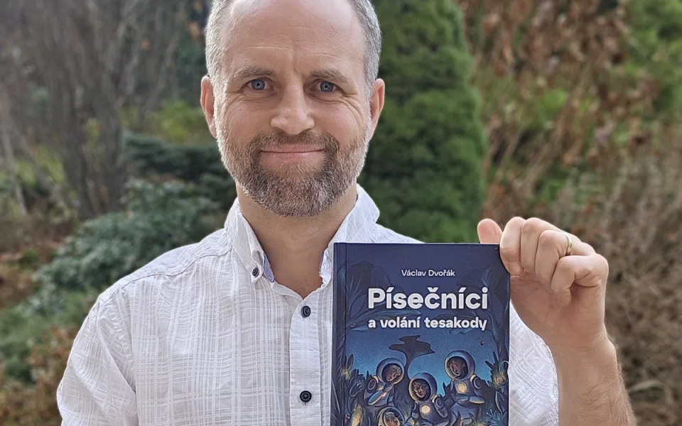 Písečníci a volání tesakody. Úspěšný liberecký spisovatel vydává novou knihu