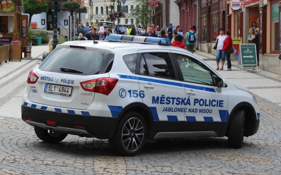 Mladý muž zkolaboval přímo v pekařství. Pomohla karta od lékaře