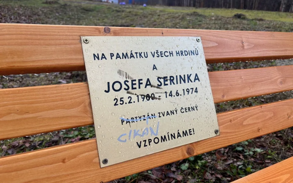Rány sekyrou, lihový fix i punkové jméno ulice. Romská historie budí v Liberci emoce