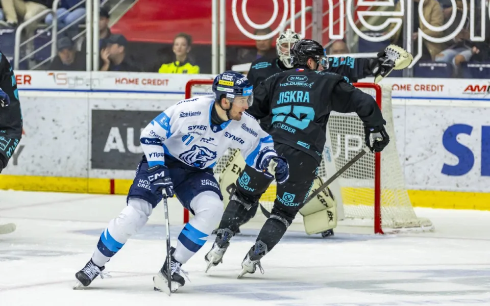Druhá prohra v řadě, Tygři doma podlehli Varům 2:3