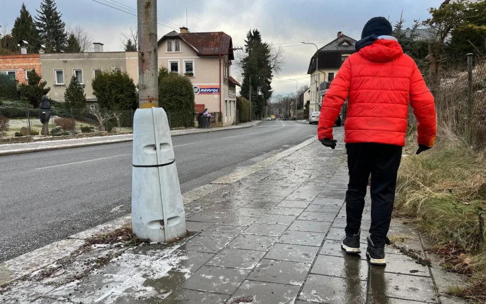 Liberec trápí ledovka. Omezte vycházky a nevyjíždějte, vyzývá město