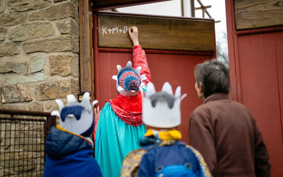 Tříkrálová sbírka se vrací do Hradce Králové. Pomůže hospici i domácí péči