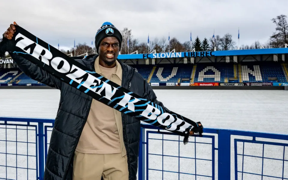 Slovan posiluje obranu. Koupil nizozemského stopera Augistina Drakpeho