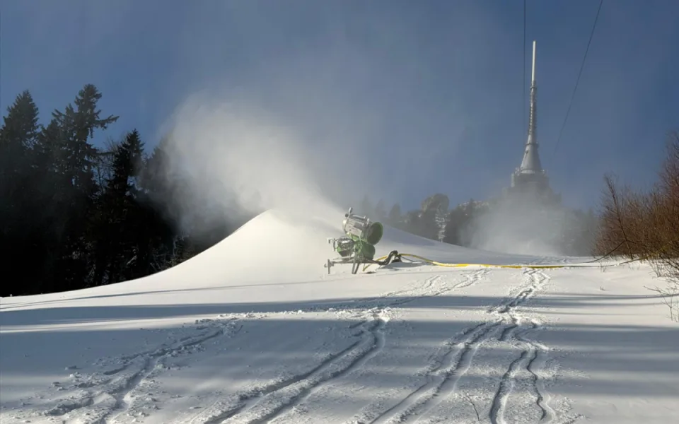 Skiareál Ještěd ve středu po letech znovu otevře sjezdovku Pod lany