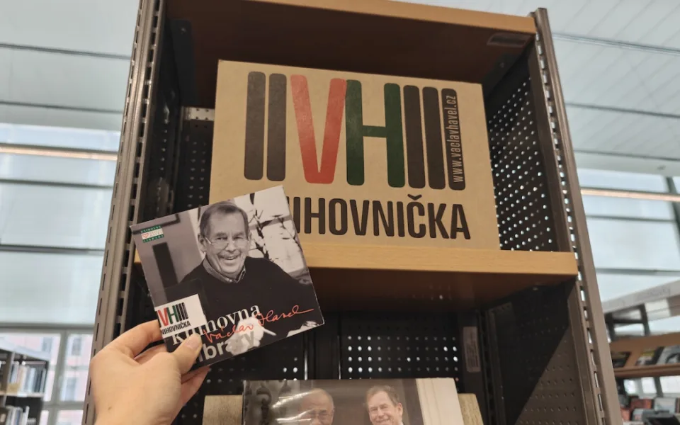 Knihovna v Liberci má jako první veřejná Knihovničku Václava Havla