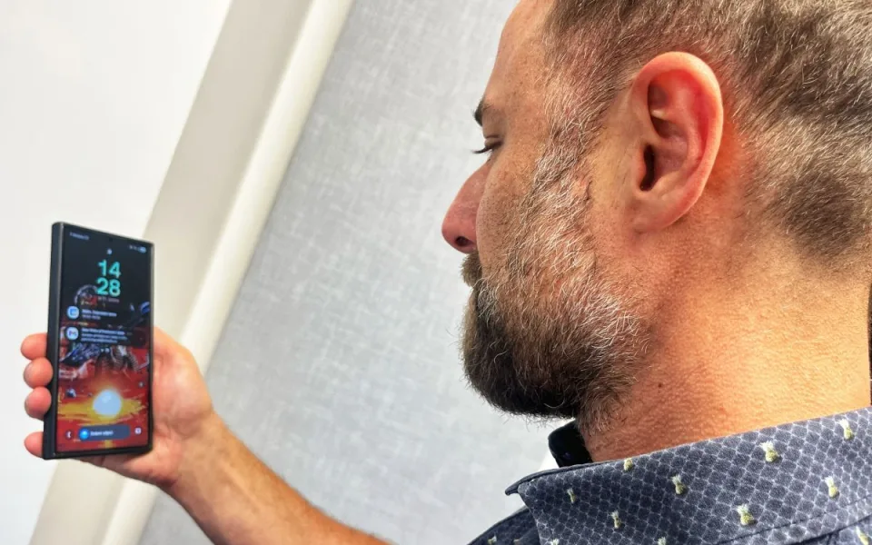 Hlasuj v anketě, prosí váš známý přes WhatsApp, jenže jde o další vlnu podvodů