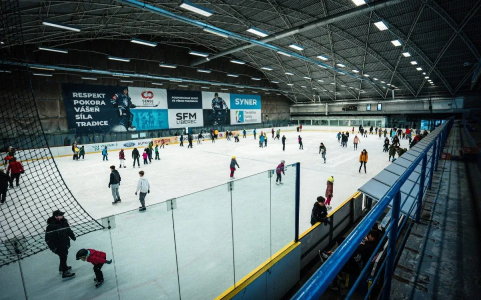 Svijanská aréna je kvůli sněhu opět uzavřená. Na jaře začne oprava za 50 milionů