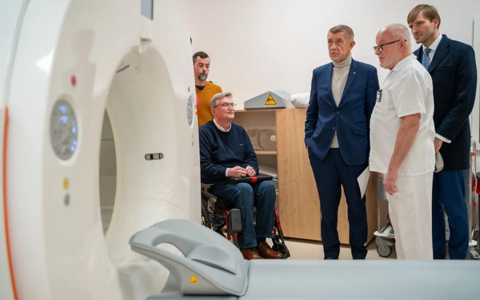 Babiš a Vojtěch v liberecké nemocnici. Premiér ukázal snímek rakoviny prostaty