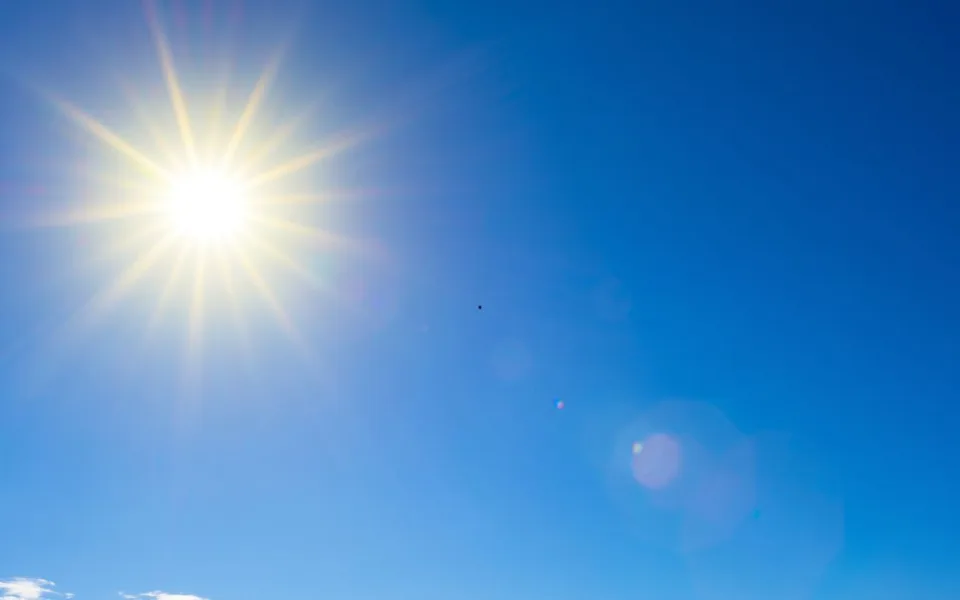 Slunečné počasí vydrží i o víkendu. Teploty se drží nad desítkou