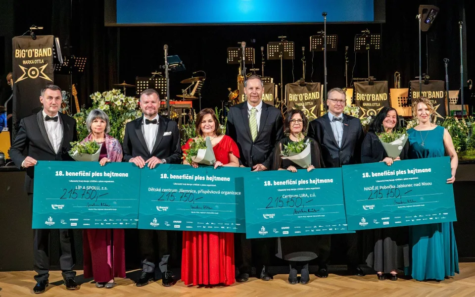 Benefiční ples hejtmana podpořil dobrou věc, mezi čtyři organizace rozdělí kraj 863 tisíc