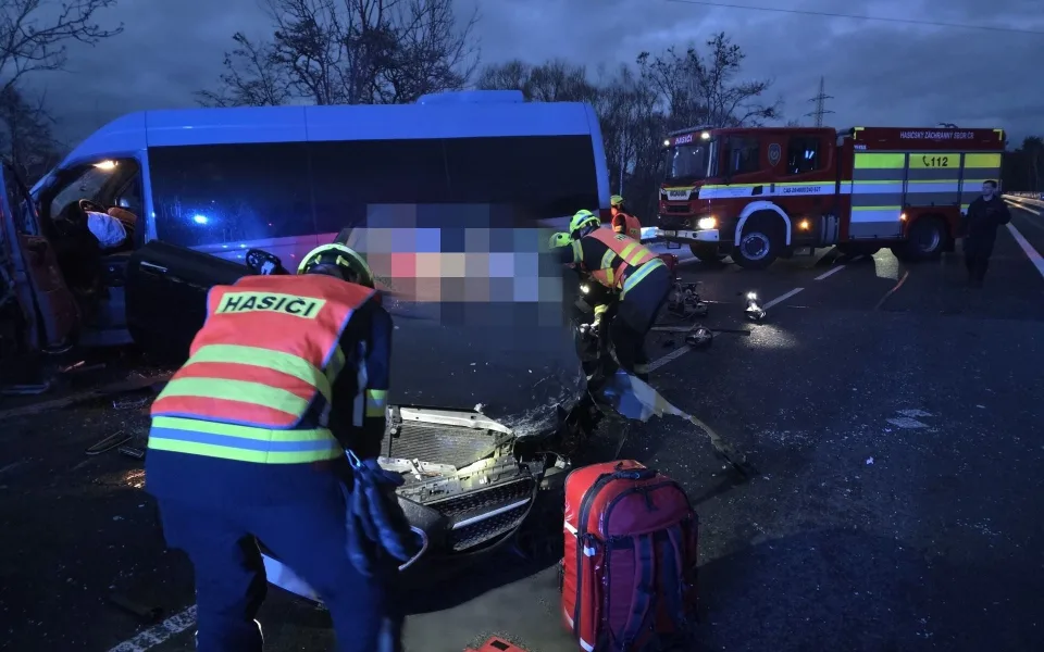 Řidič při tragické nehodě u České Lípy vyjel do protisměru asi při předjíždění