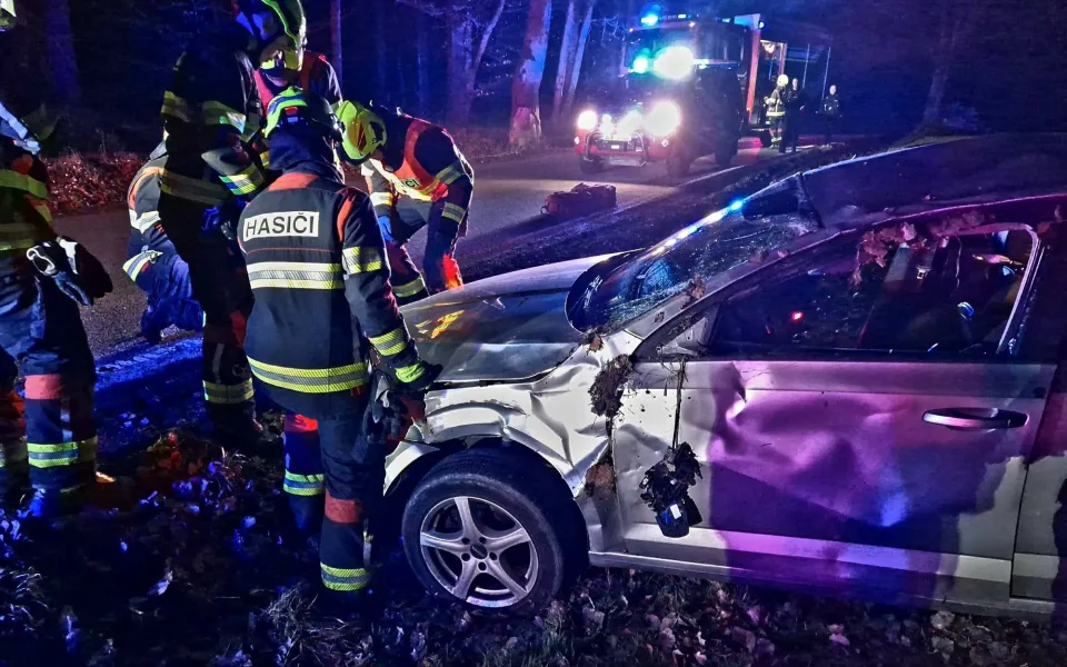 Při nehodě v Hrádku nad Nisou – Dolní Suché byli večer zraněni čtyři lidé
