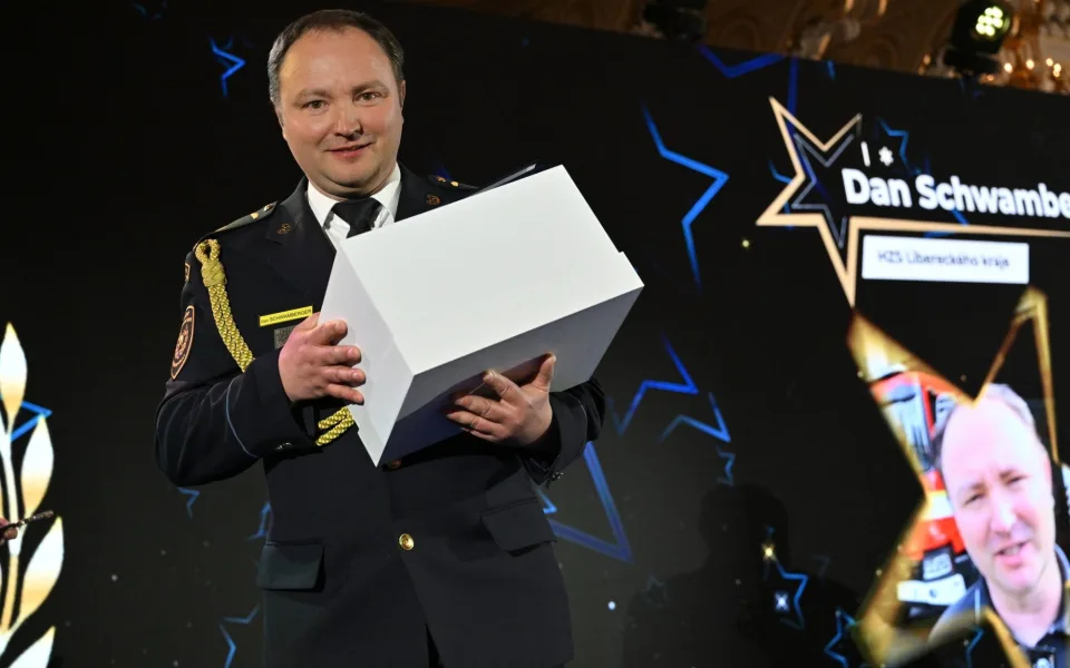 Hasičem roku je českolipský velitel profíků Dan Schwamberger, ocenění získal za záchranu života