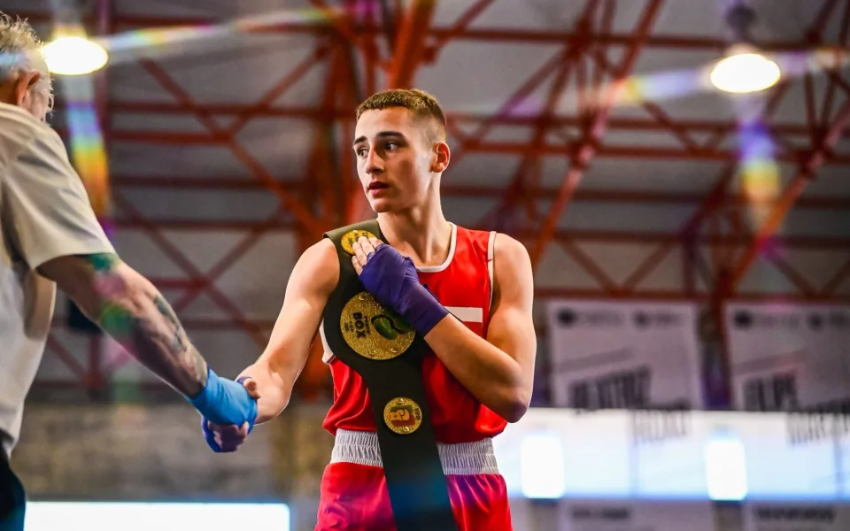 Patnáctiletý mistr ČR v boxu je z České Lípy. Obrovský talent teď trénuje v Anglii