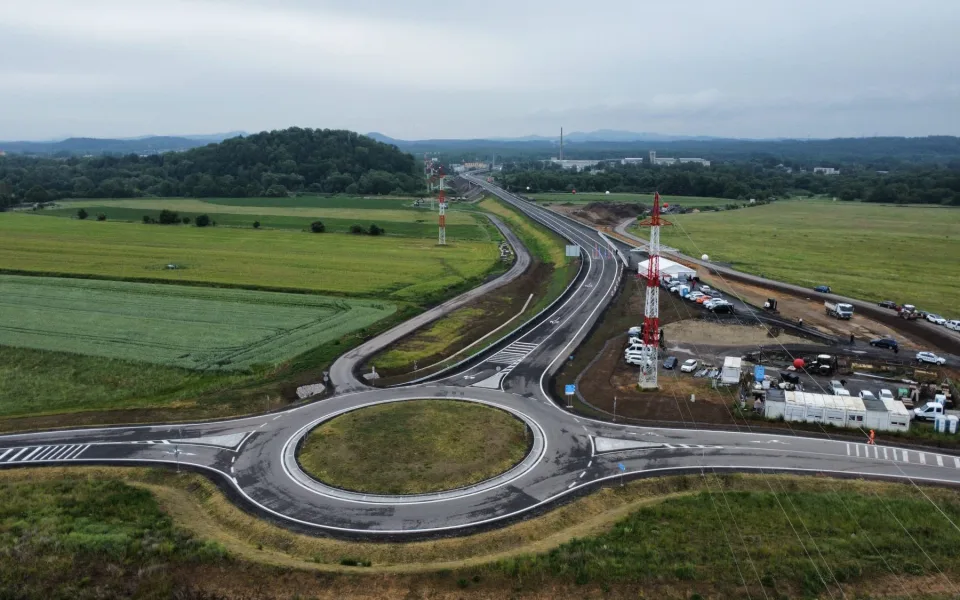 Střední část obchvatu České Lípy je hotová, z města odvede část tranzitní dopravy