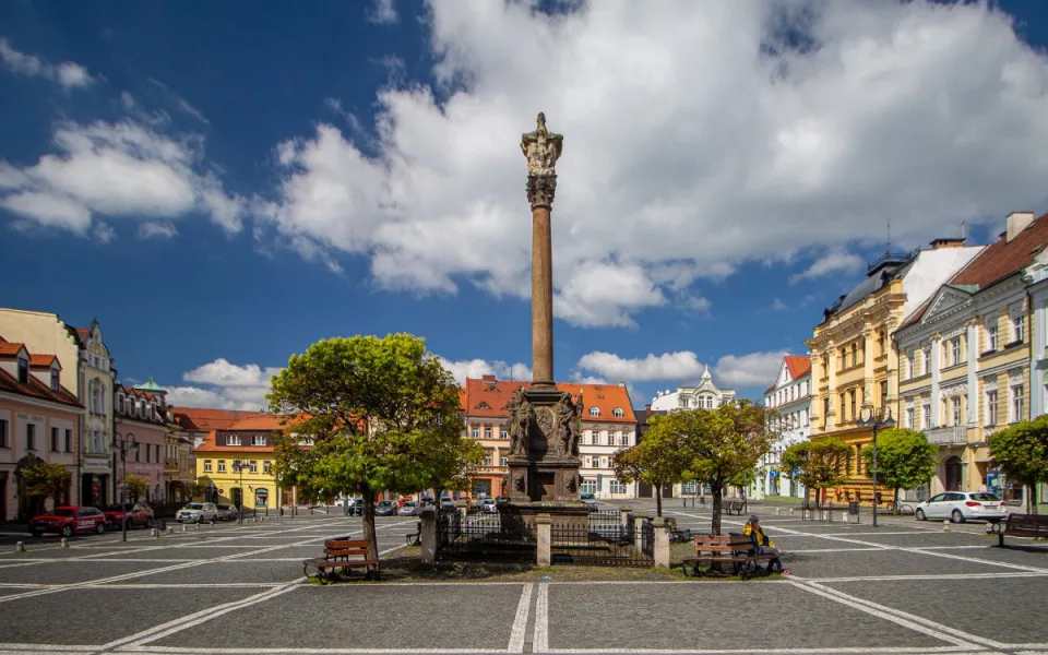 V České Lípě začala oprava morového sloupu, sousední kašnu teprve čeká