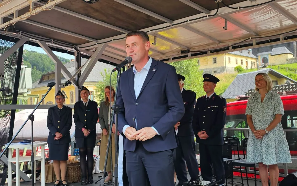 Bez státní podpory se podle libereckého hejtmana zpomalí opravy krajských silnic