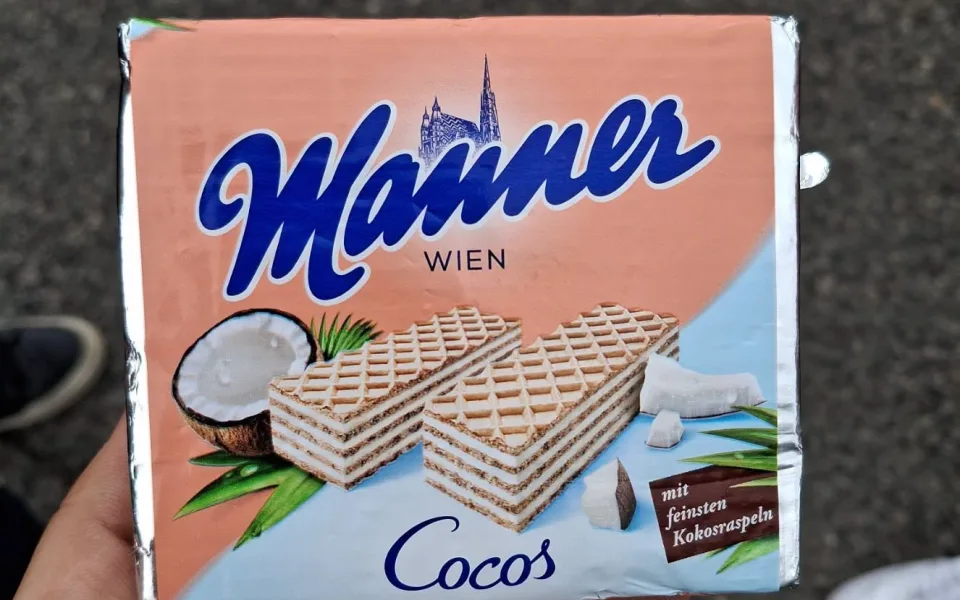 Ukradl filtraci za tisíce, chytli ho kvůli sušenkám za dvacku. Zloděje doběhla mlsná