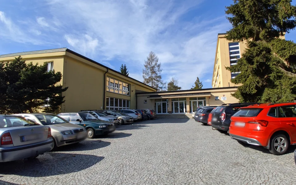 Bezpečněji do školy: Jablonec chystá zklidnění dopravy na Žižkově Vrchu