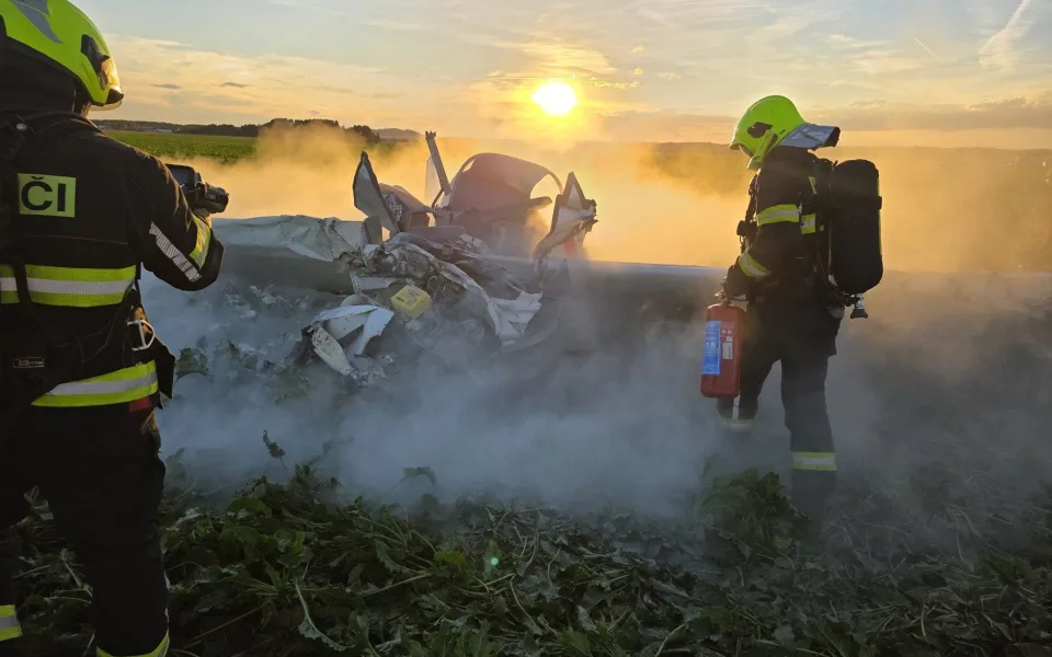 Pilot nepřežil nehodu ultralightu. K tragédii došlo na tradičním setkání ve Všeni