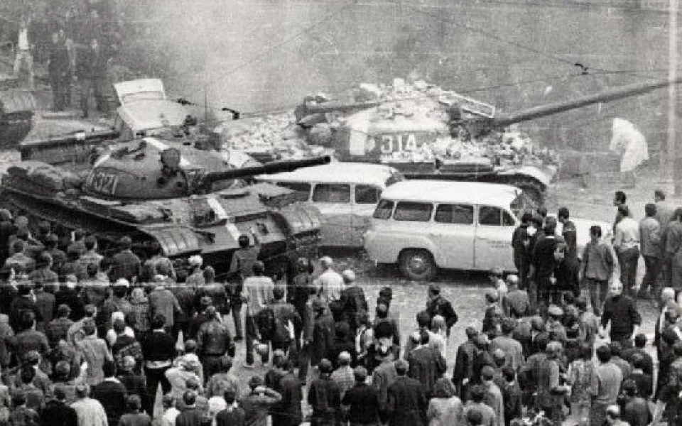 Devět mrtvých, desítky zraněných. Do Liberce před 58 lety přijely sovětské tanky