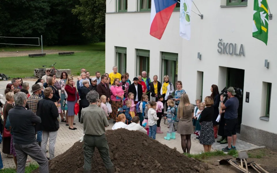 Škola v Oldřichově přivítala děti po 46 letech. Do první třídy nastoupilo 14 žáků